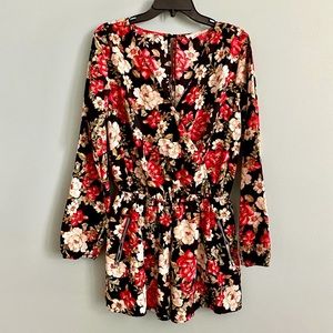 Black & Red Floral Romper!✨